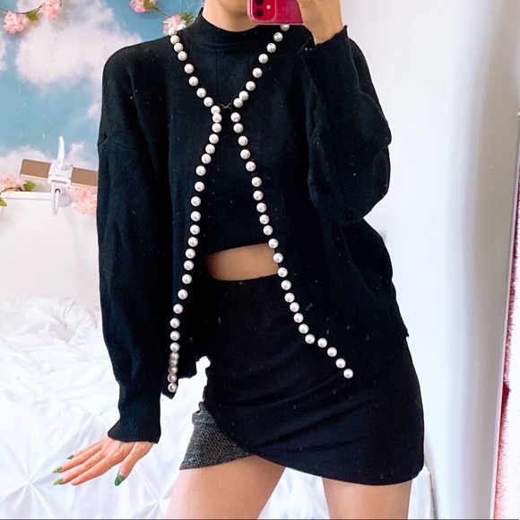 (SALE) Black Pearl Sweater Cardigan Thick Small Hook Closure - Picture 7 of 8